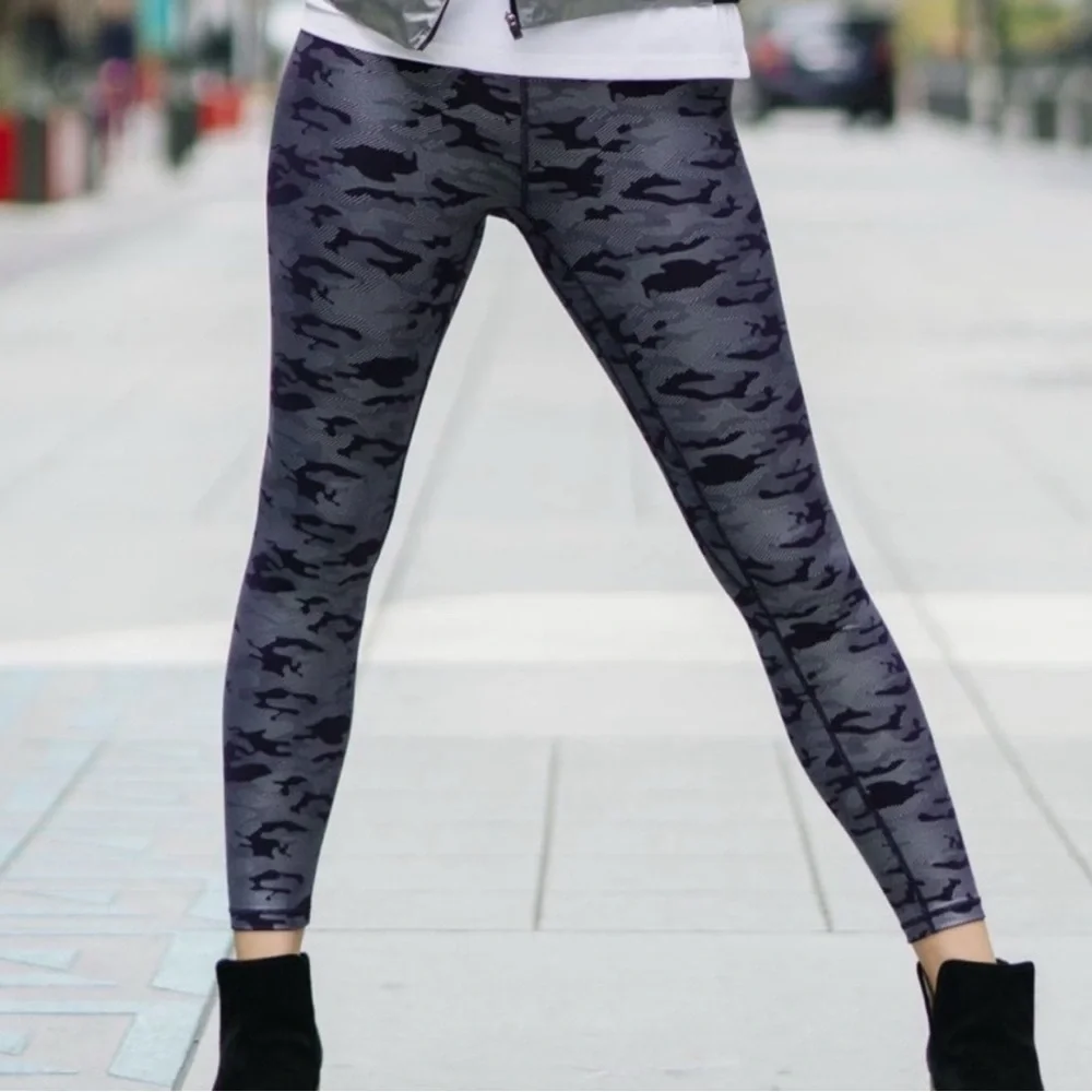 ZYIA Silver Navy Camo Supreme Hi-Rise 7/8 Leggings 4 - Picture 3 of 7